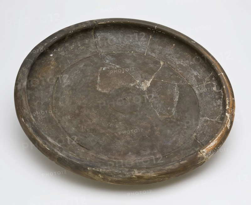 Roman round bowl, white shard, painted, brown-gray, curved edge, bowl holder soil find ceramic pottery paint, hand-turned fried
