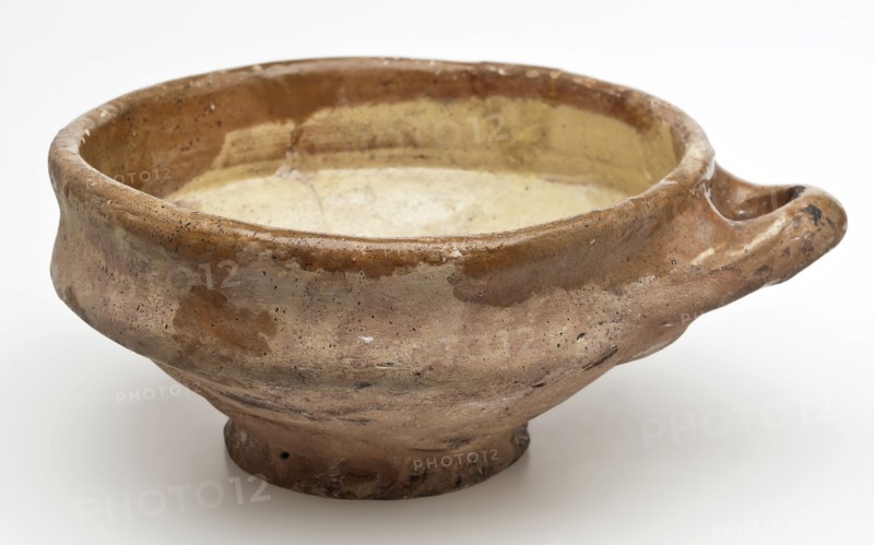 Earthenware pap bowl with lying ear, internal yellow glazed, papkom bowl crockery holder earth discovery ceramics earthenware