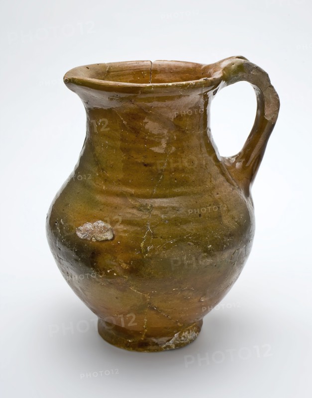 Pottery jug be glazed with ear and spout, protruding neck edge, water jug crockery holder soil find ceramic earthenware glaze