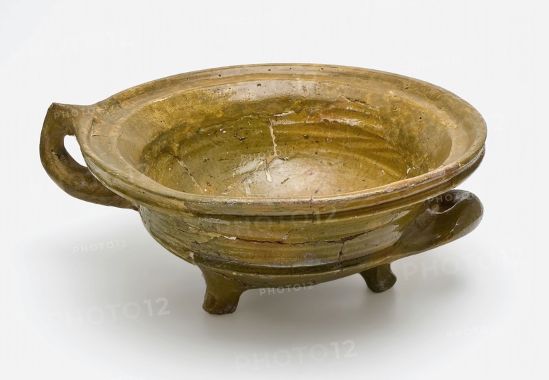 Earthenware bowl or cooking pot on three legs, one lying and one standing ear, glazed, cooking pot crockery holder kitchen