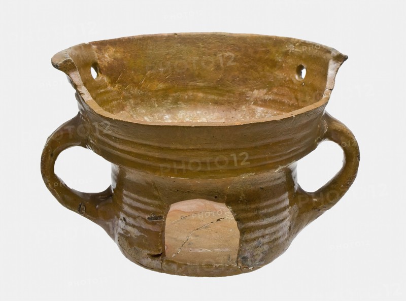 Pottery stove or stove, mortar model with two standing ears, chafing soil found ceramic earthenware glaze lead glaze, hand