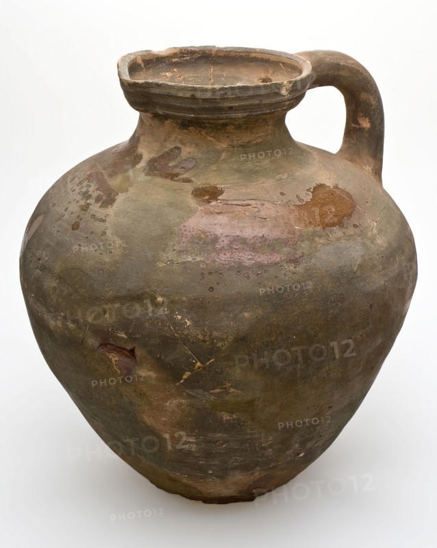 Pottery jug with ear, on six stand fins, neck with cuff collar and spout, water jug crockery holder soil find ceramic