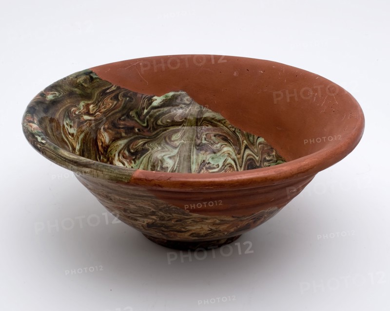 Pottery bowl on stand, deep bowl with flowed, marbled glaze, bowl crockery holder soil find ceramic earthenware clay engobe