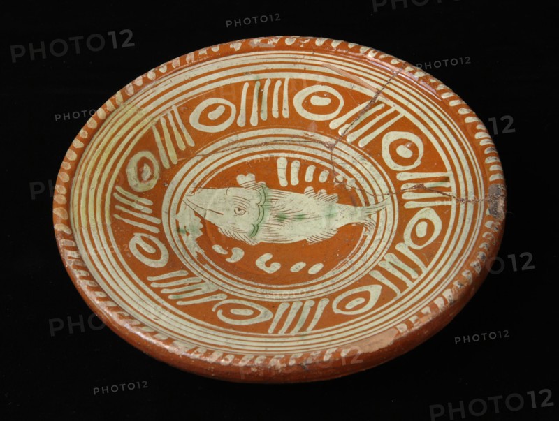 Sludge dish with fish and 1611, dish crockery holder soil find ceramic earthenware glaze lead glaze, hand turned sgraffito