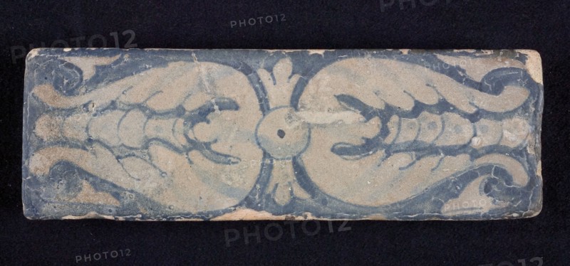 Border tile, blue on white, figurative decor, edge tile wall tile tile sculpture ceramic earthenware enamel, baked 2x painted