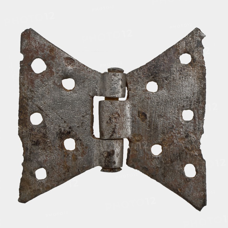 Hand-forged butterfly-shaped hinge, hinge soil found iron metal, forged riveted archeology Rotterdam City Triangle Groenendaal