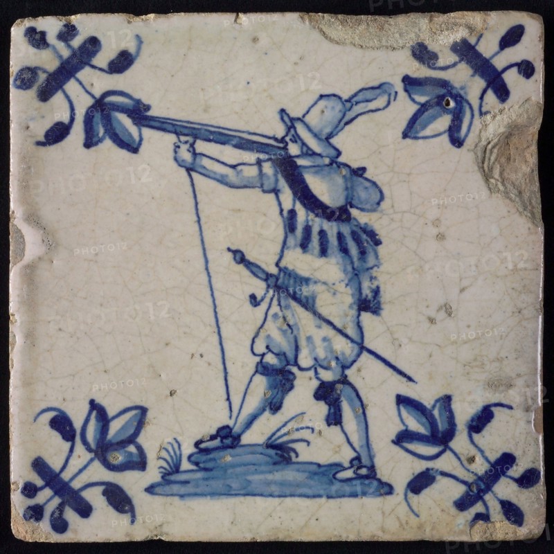 White tile with blue warrior, corner pattern lily, wall tile tile sculpture ceramic earthenware glaze, baked 2x glazed painted