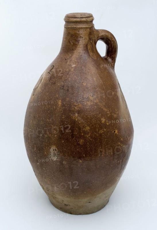 Large stoneware jug with brown brindled salt glaze, marked: 2, jug soil find ceramic stoneware glaze salt glaze, hand turned
