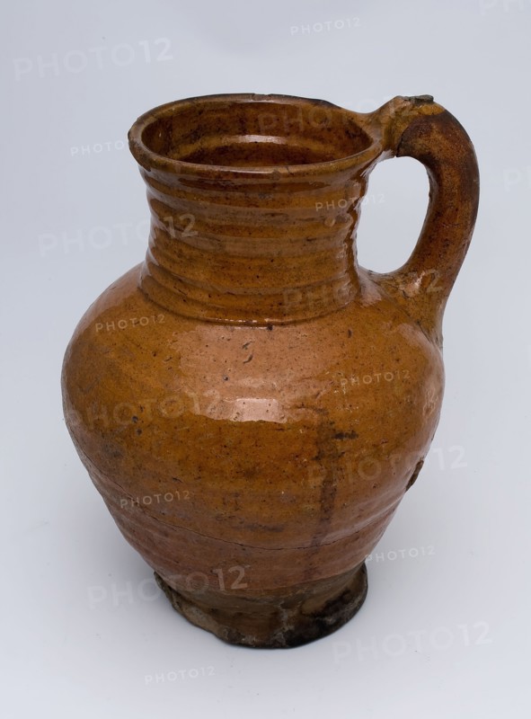 Pottery jug, on stand, standing ear, rotating bells, water jug crockery holder soil find ceramic earthenware glaze lead glaze