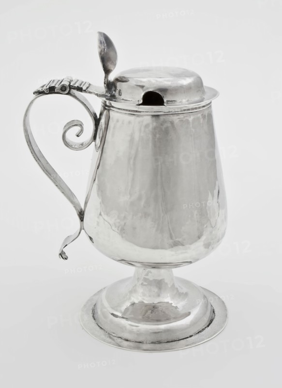 Silversmith: Cornelis de Haan, Silver mustard pot, model brandy glass, mustard pot pot crockery holder silver gold, hammered