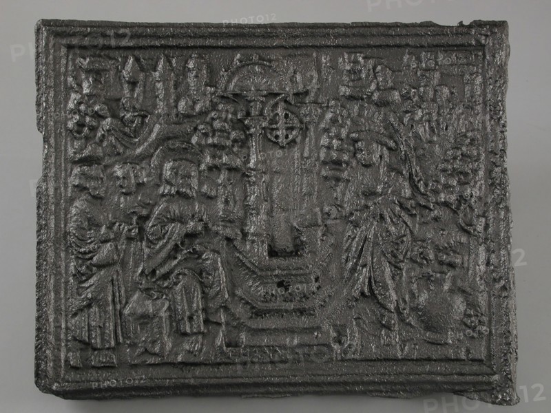 Fireback with biblical representation Jesus with Samaritan woman at the well, hob plate cast iron, cast Rectangular horizontal