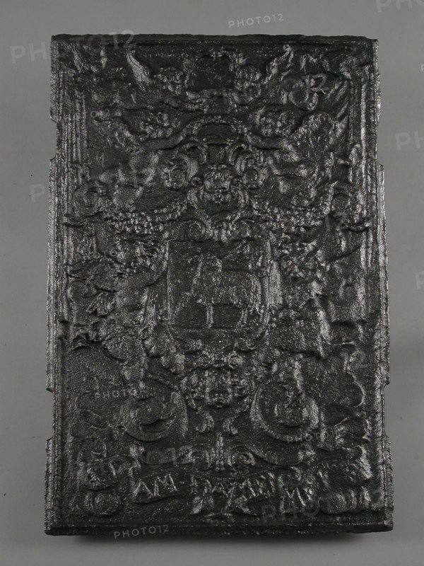 Adam Damen, Fireback coat of arms with Lamb of God, text ADAM DAMEN ME FECIT, hob plate cast iron, cast Rectangular hob