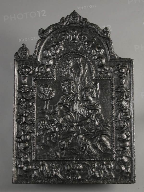 Fireplace with couple in pastoral landscape with putti and animals, hob plate cast iron, cast Rectangular bow with dolphins
