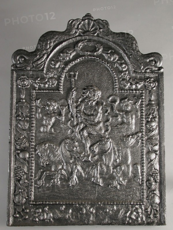 Fireback Neptune on three-horse mare, hob plate cast iron, cast Rectangular with arch at the top. On top of shell