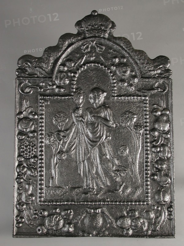 Fireback woman with mirror, Vanity, text Visus, fire place, Rectangular with arch at the top where dolphins Wide edge