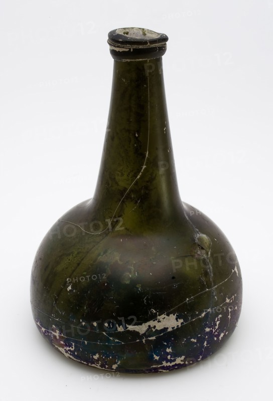 Belly little wine, 'little lime', belly bottle bottle holder soil find glass, free blown and shaped glass application Small
