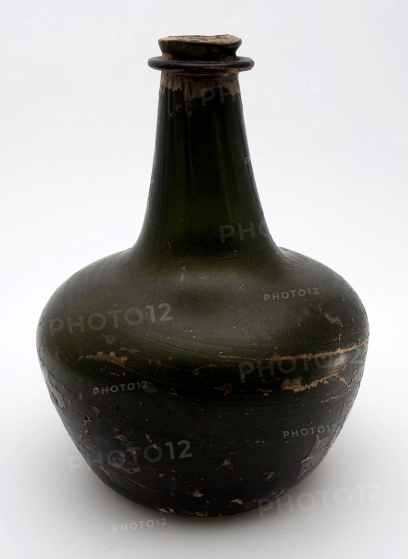 Belly bottle, 'shaft and globe', bottle holder bottomfound glass, free blown and shaped glass application Bulky bottle