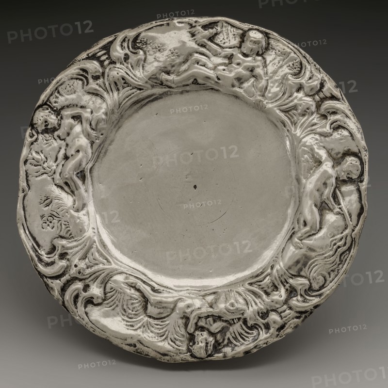 Silver round miniature dish with naked figures, dish dish crockery holder dolls toy relaxation tool miniature model silver