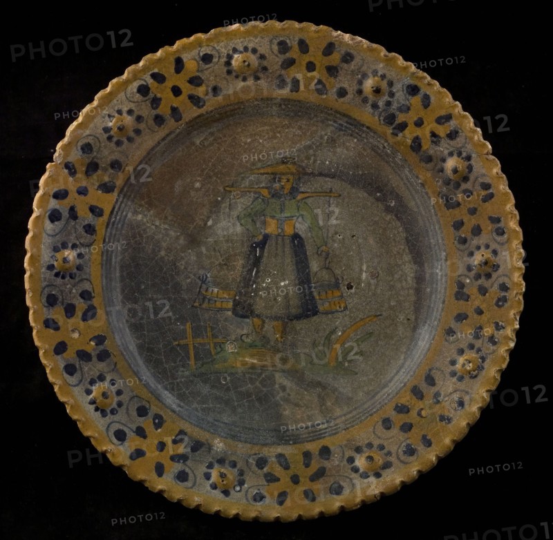 Majolica dish with polychrome border and image of woman with yoke and buckets, dish plate crockery holder earth discovery