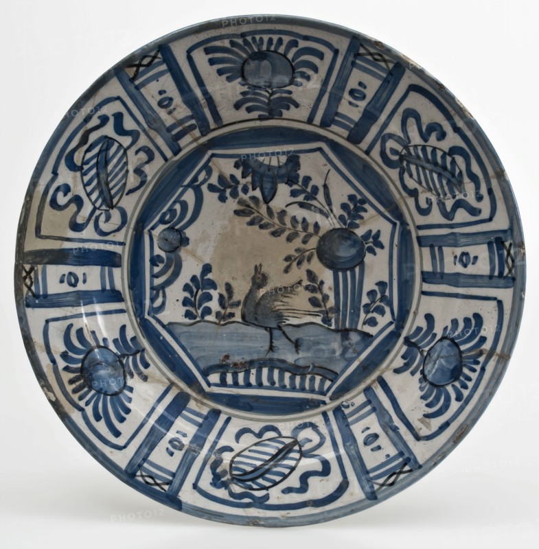 Faience plate in Wanli style with bird in Chinese garden, plate crockery holder soil find ceramic earthenware glaze tin glaze
