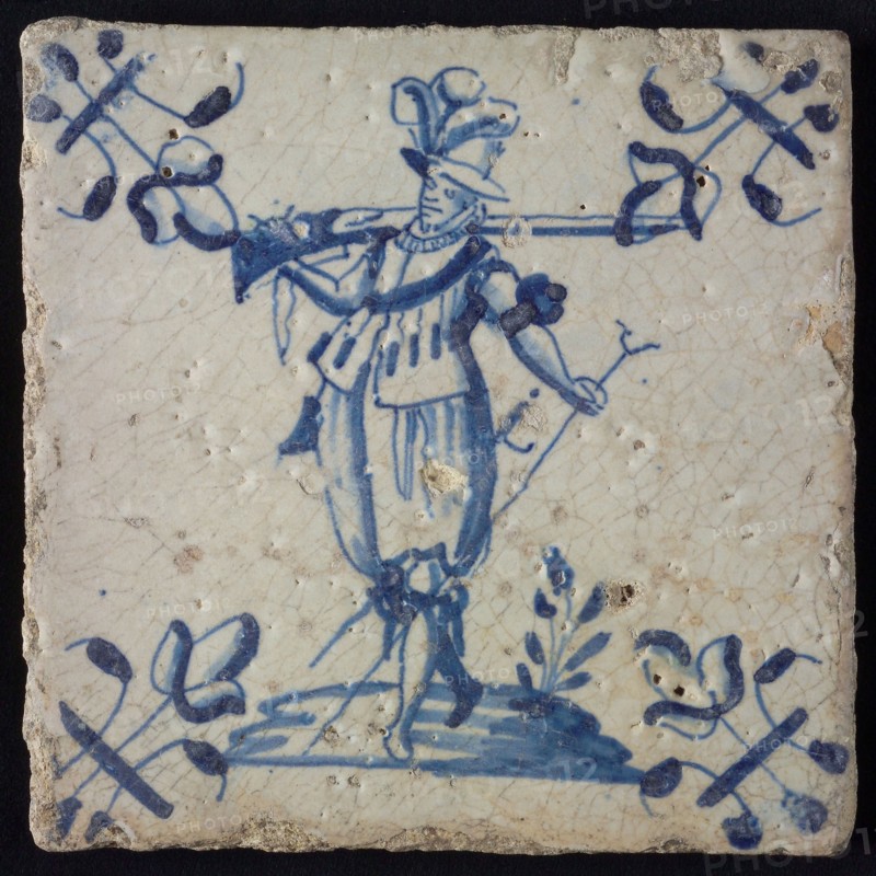 White tile with blue warrior, corner pattern lily, wall tile tile sculpture ceramic earthenware glaze, baked 2x glazed painted