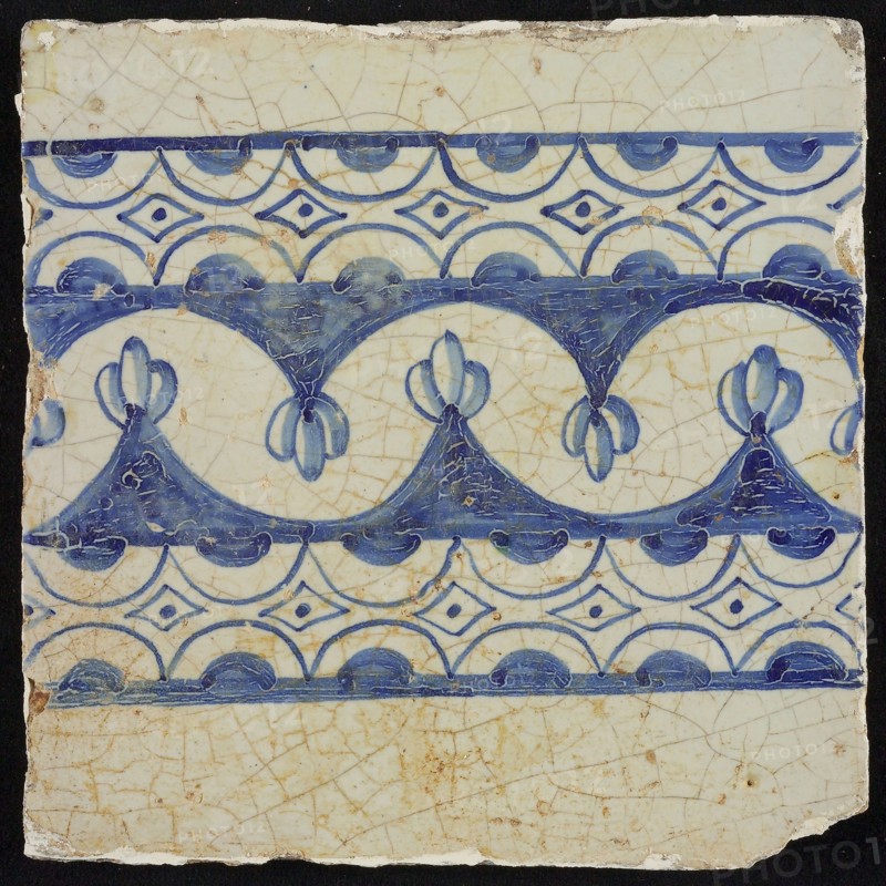 Tile, blue on white, border with scallops and fringes, tile picture footage fragment ceramics pottery glaze, baked 2x glazed