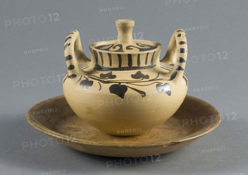 Miniature Pyxis (Container for Personal Objects), about 300/270 BC, Greek, probably Campania, Italy, Cales, terracotta, with silhouette decoration, a (jar): 7.1 × 8.5 × 8.5 cm (2.82 × 3 .375 × 3.375 in)
