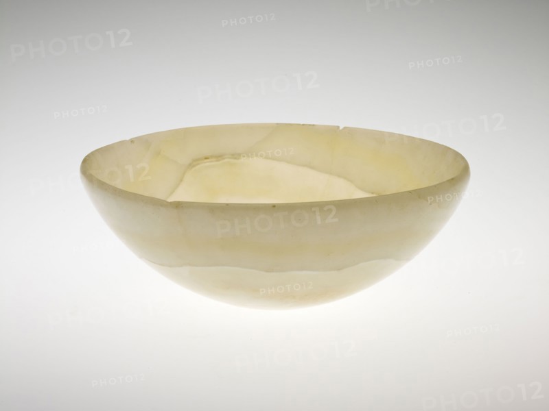 Vessel, Archaic Period/Old Kingdom, Dynasty 1–3 (3050–2630 BC), Egyptian, Egypt, Egyptian alabaster, 7.8 × 21.5 × 20.3 cm (3 1/8 × 8 1/2 × 8 in.)