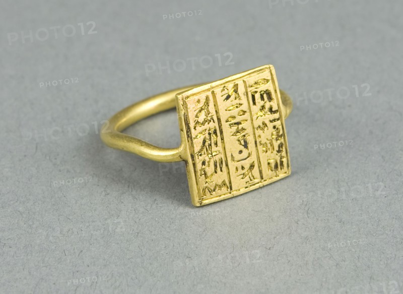 Finger Ring, Probably Ptolemaic Period (332–30 BC), Egyptian, Egypt, Gold, 1.4 × 2.2 × 2.3 cm (9/16 × 7/8 × 7/8 in.)