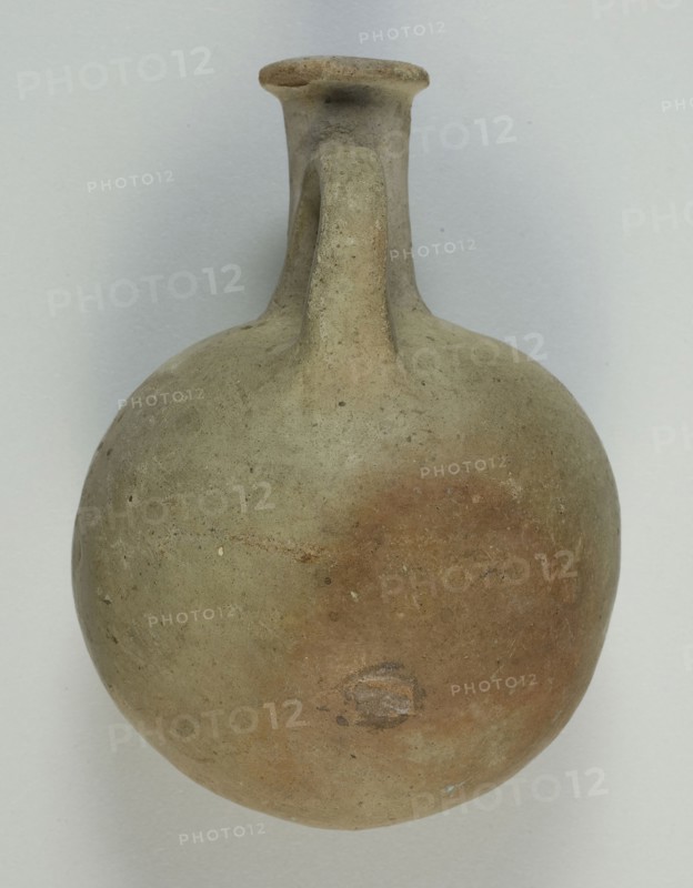Vessel, New Kingdom (?), Dynasty 18–20 (about 1550 BC–1069 BC), Egyptian, Egypt, Ceramic, 14 × 8.9 × 7.6 cm (5 1/2 × 3 1/2 × 3 in.)