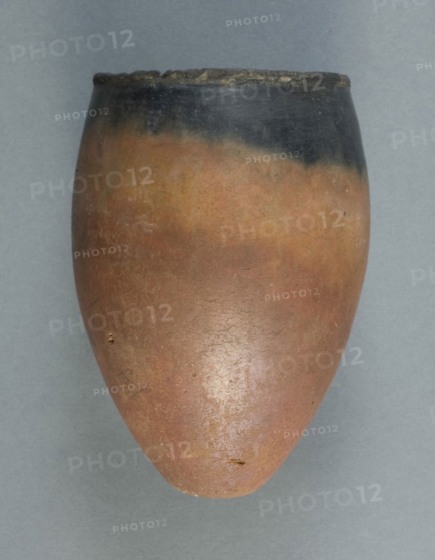 Vessel, Predynastic Period, Naqada I–II (about 4000–3200 BC), Egyptian, Egypt, Ceramic, H. 13.3 cm (5 1/4 in.), diam. 9.2 cm (3 5/8 in.)