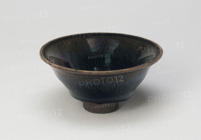 Teabowl with Everted Mouth Rim, Song dynasty (960–1279), 12th century, China, Fujian province, China, Jian ware, dark-gray stoneware with dark-brown glaze and hare’s fur markings in iron oxide, H. 5.3 cm (2 1/16 in.), diam. 10.9 cm (4 5/16 in.)