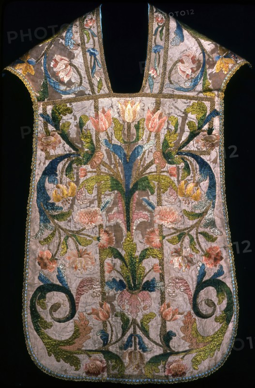 Chasuble, 18th century, Italy, Silk, plain weave, embroidered with silk floss, silk-wrapped linen, and gilt-metal-strip-wrapped silk in satin stitch, couching, edged with silk, bobbin-made tape, 112.5 x 73.7 cm (44 1/4 x 29 in.)