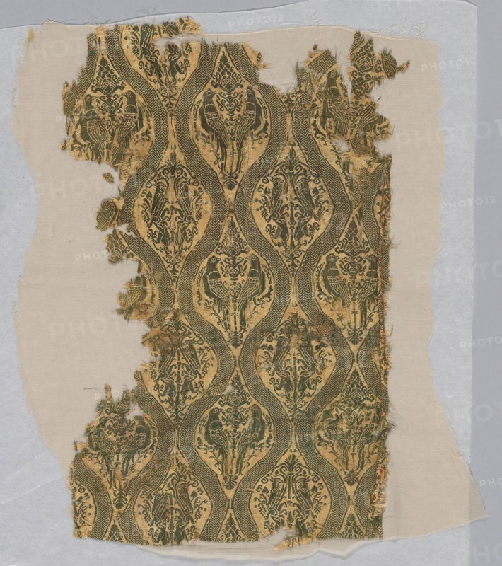 Fragment, Ayyubid Dynasty (1171–1250), 1200/50, Egypt or Syria, Egypt, Silk, lampas technique, 42.23 × 26.67 cm (16 5/8 × 10 1/2 in.)