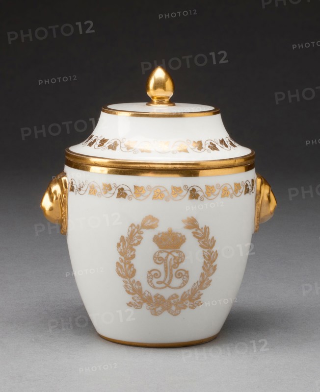 Sugar Bowl, 1834, Sèvres Porcelain Manufactory, French, founded 1740, Sèvres, Hard-paste porcelain and gilding, 11.8 x 10.5 cm (4 5/8 x 4 1/8 in.)