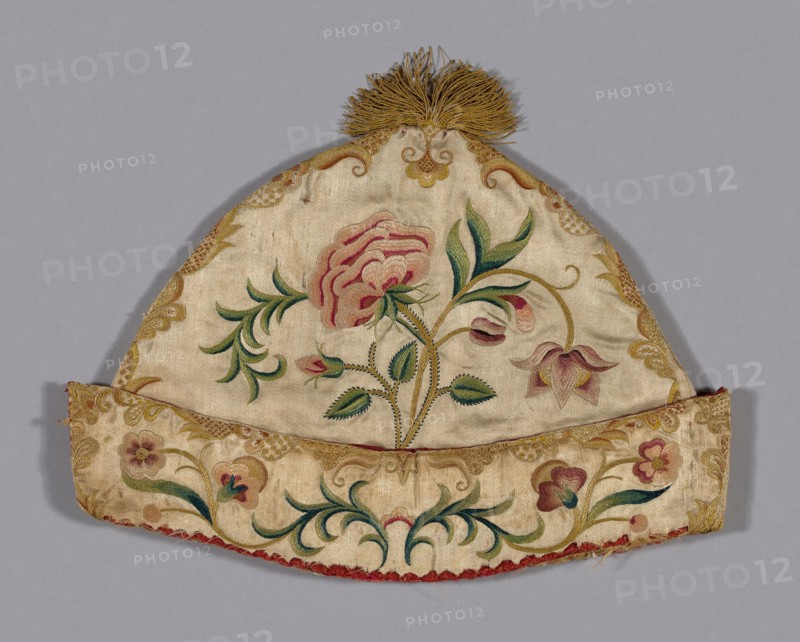 Cap, 1775/1800, France, Silk, satin weave, embroidered with silk threads in stem, long and short, and satin stitches, French knots, 21 × 30.8 cm (8 1/4 × 12 in.)