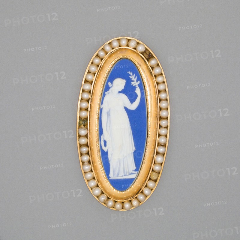Medallion with Peace, Late 18th century, Wedgwood Manufactory, England, founded 1759, Burslem, Stoneware (jasperware), 6.4 × 2.4 × 0.4 cm (2 1/2 × 15/16 × 1/8 in.)