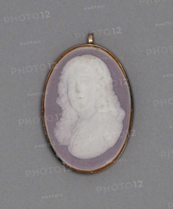 Cameo Locket, Late 18th century, Wedgwood Manufactory, England, founded 1759, Burslem, Stoneware (jasperware), 2.9 × 1.9 × 0.4 cm (1 1/8 × 3/4 × 1/8 in.)