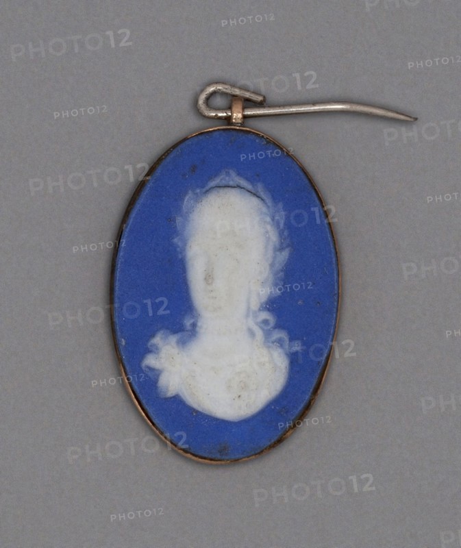 Cameo with Portrait of Maria I of Portugal, Late 18th century, Wedgwood Manufactory, England, founded 1759, Burslem, Stoneware (jasperware), 2.9 × 1.1 × 0.5 cm (1 1/8 × 7/16 × 3/16 in.)