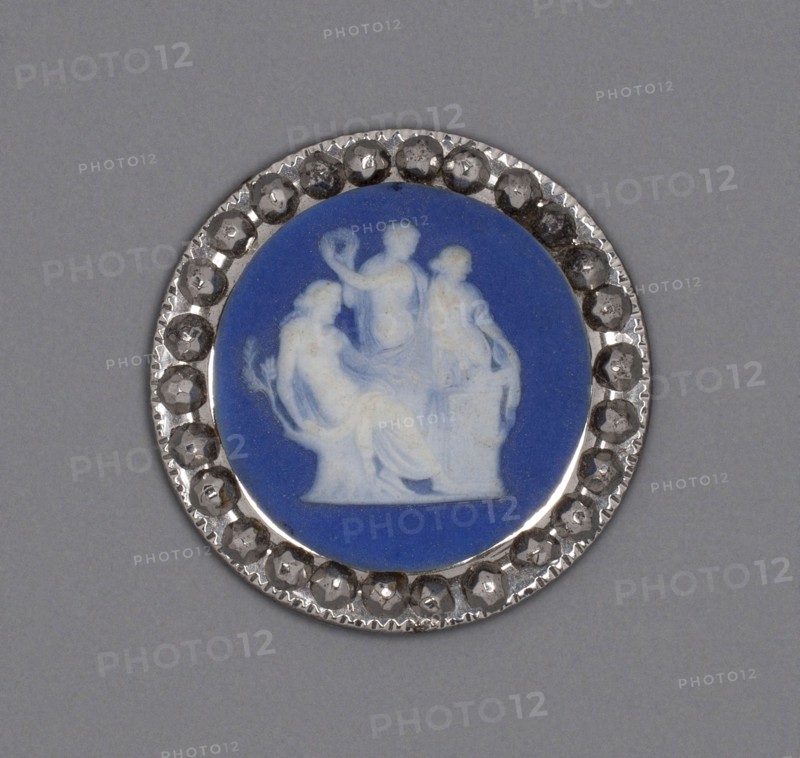 Button with Sacrifice to Hygieia, Late 18th century, Wedgwood Manufactory, England, founded 1759, Burslem, Stoneware (jasperware), Diam. 3.5 cm (1 3/8 in.)