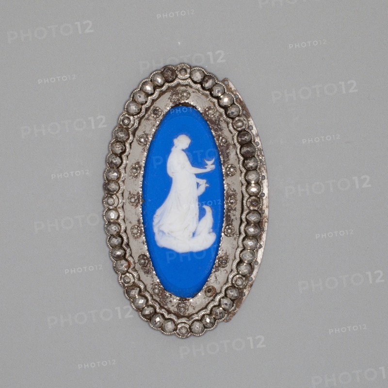 Buckle with Hebe and Eagle, Late 18th century, Wedgwood Manufactory, England, founded 1759, Burslem, Stoneware (jasperware), 7.8 × 4.8 cm (3 1/16 × 1 7/8 in.)