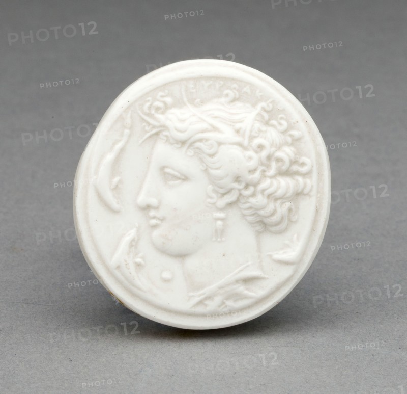 Medallion with Arethusa, Early 19th century, Wedgwood Manufactory, England, founded 1759, Burslem, Stoneware (jasperware), Diam. 2.9 cm (1 1/8 in.)