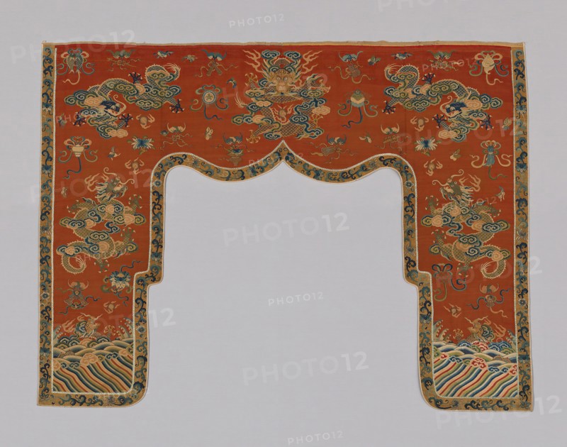 Valance, Qing dynasty (1644–1911), 1875/1900, China, weaving with silk threads, 105 × 139 cm (41 3/4 × 54 3/4 in.)