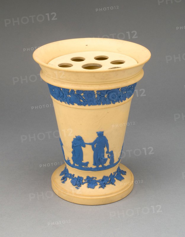 Vase, 1820/20, Wedgwood Manufactory, England, founded 1759, Burslem, Stoneware (caneware) with applied blue decoration, H: 18.4 cm (7 1/4 in.), diam. 14.6 cm (5 3/4 in.)