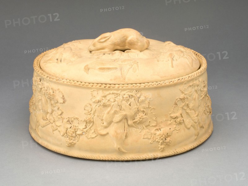 Game Pie Tureen, c. 1850, Wedgwood Manufactory, England, founded 1759, Burslem, Stoneware (caneware), 15.6 × 27.2 × 20 cm (6 1/8 × 10 11/16 × 7 7/8 in.)