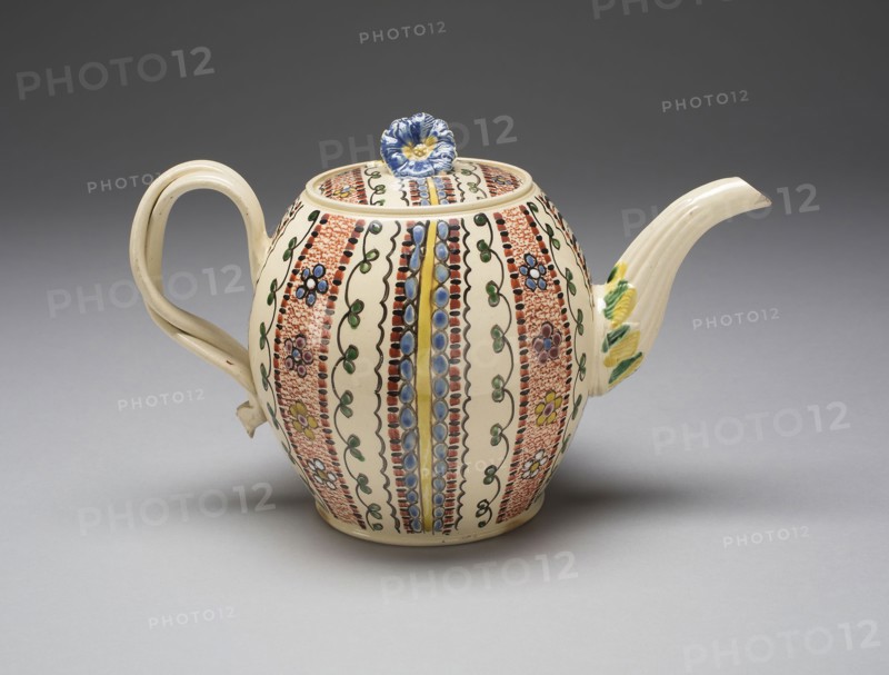 Teapot, c. 1770, England, West Yorkshire, Leeds, Leeds, Lead-glazed earthenware, 12.1 × 10.2 cm (4 3/4 × 4 in.)