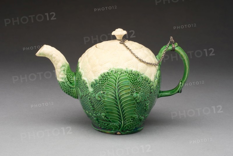 Teapot, 1765/80, England, Staffordshire, Staffordshire, Lead-glazed earthenware (creamware), 17.6 x 11.8 cm (6 15/16 x 4 5/8 in.)