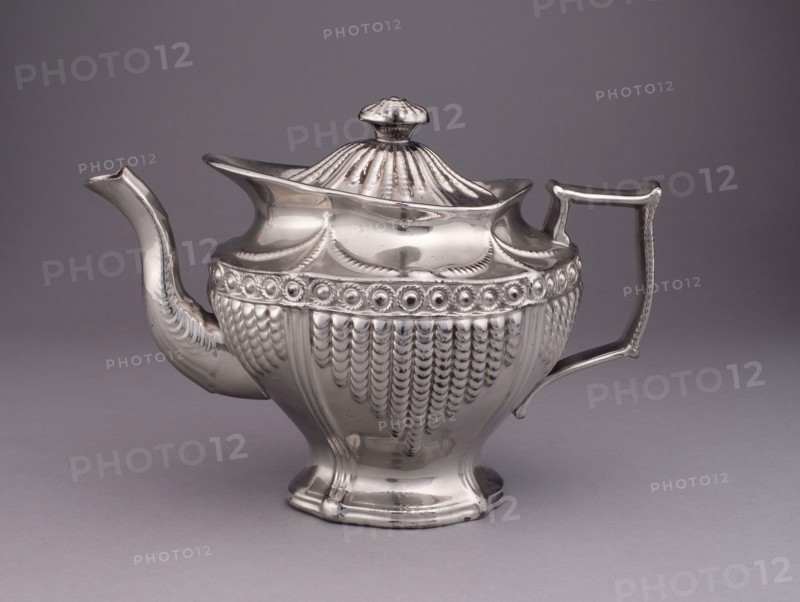 Teapot, c. 1820, England, Staffordshire, Staffordshire, Earthenware with silver lustre decoration, H. 16.5 cm (6 1/2 in.)