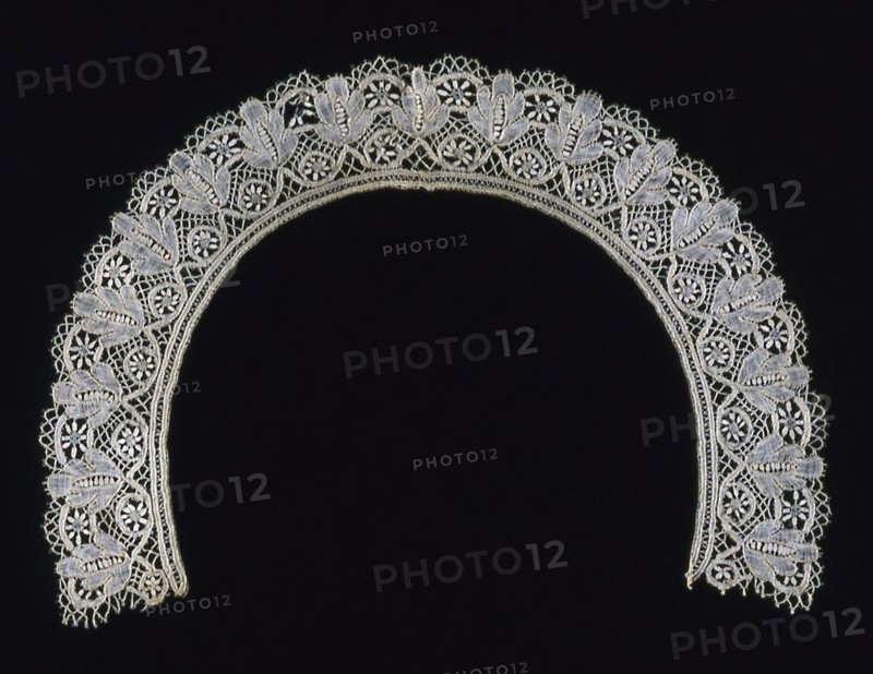 Collar, 1850s/60s, Belgium, Belgium, Cotton and linen, bobbin straight lace, 17.8 × 22.8 cm (7 × 9 in.)