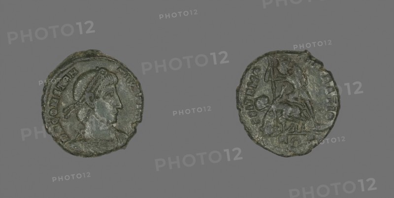 Coin Portaying Emperor Constantius II, AD 337/361, Roman, minted in Aquileia, Roman Empire, Bronze, Diam. 1.7 cm, 3.04 g